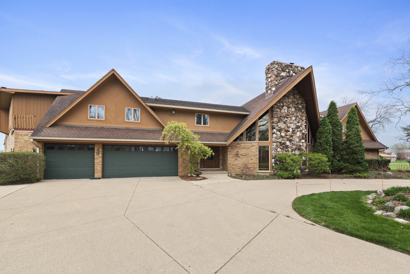 607 Berkshire Court, Downers Grove, IL 60516
