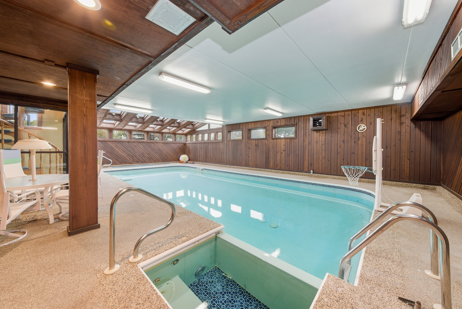 607 Berkshire Court, Downers Grove, IL 60516