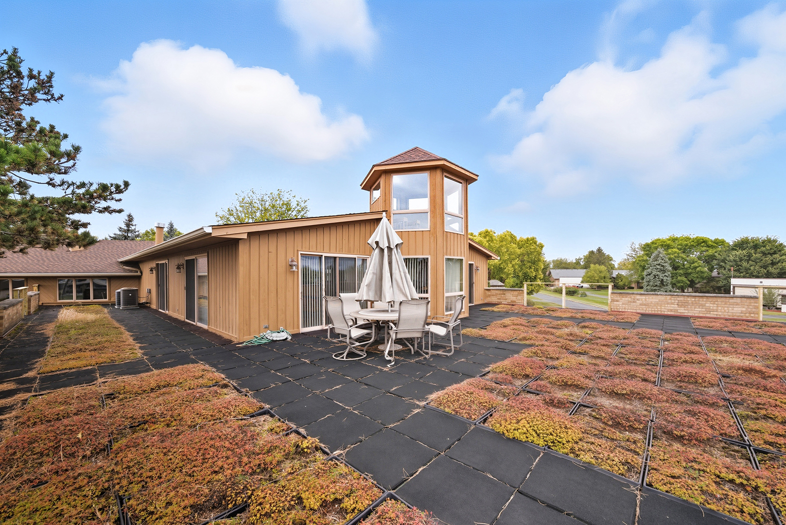 607 Berkshire Court, Downers Grove, IL 60516