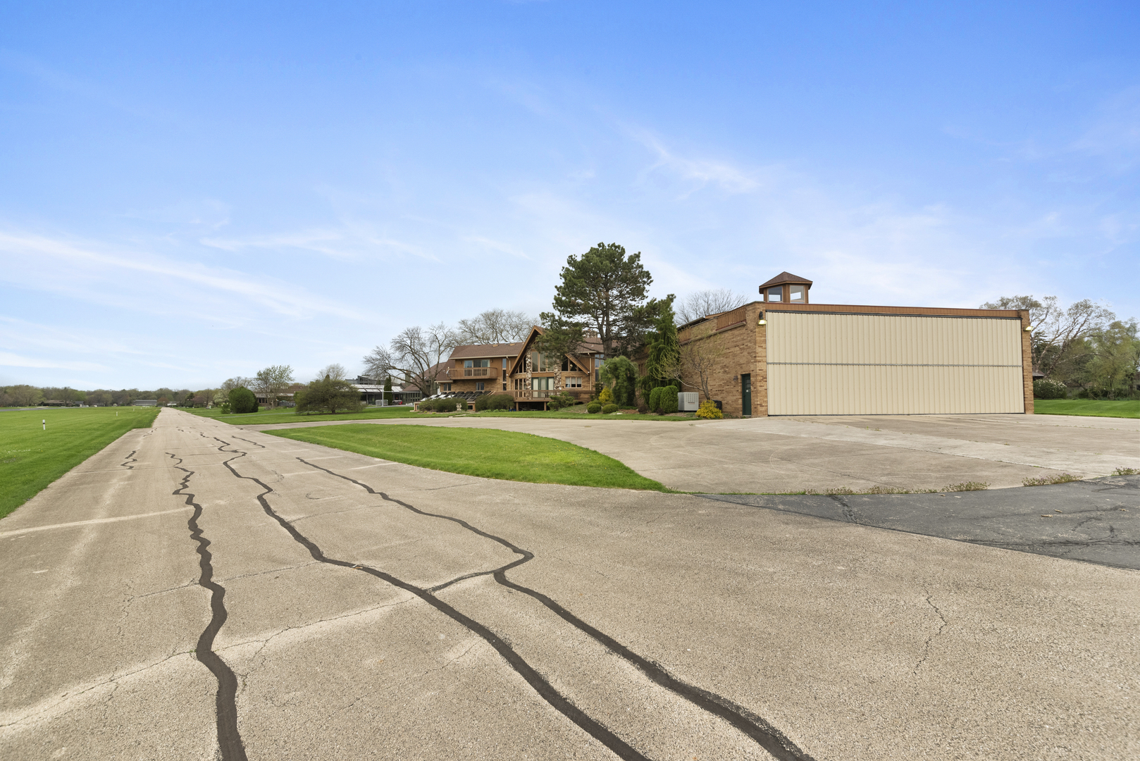 607 Berkshire Court, Downers Grove, IL 60516