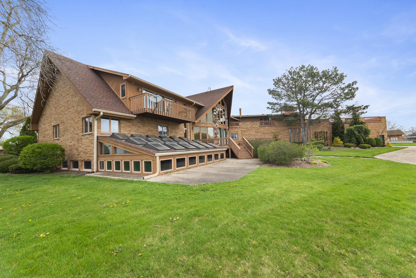 607 Berkshire Court, Downers Grove, IL 60516