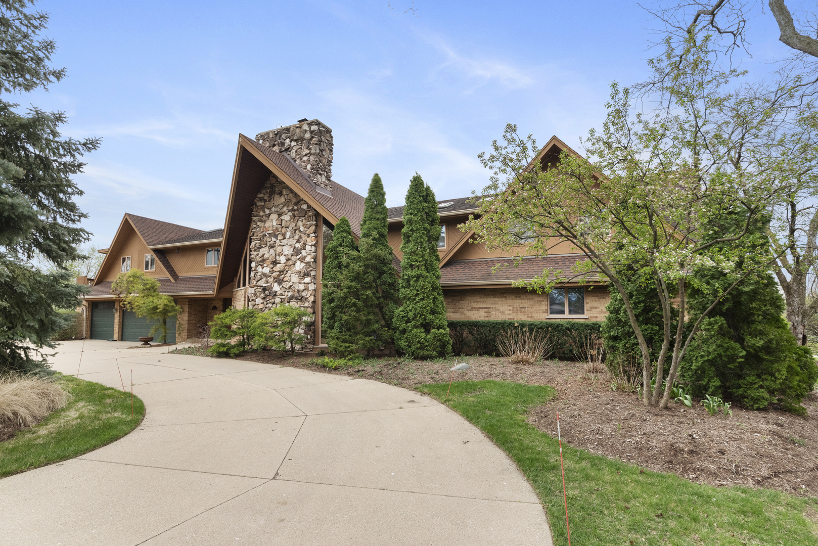 607 Berkshire Court, Downers Grove, IL 60516