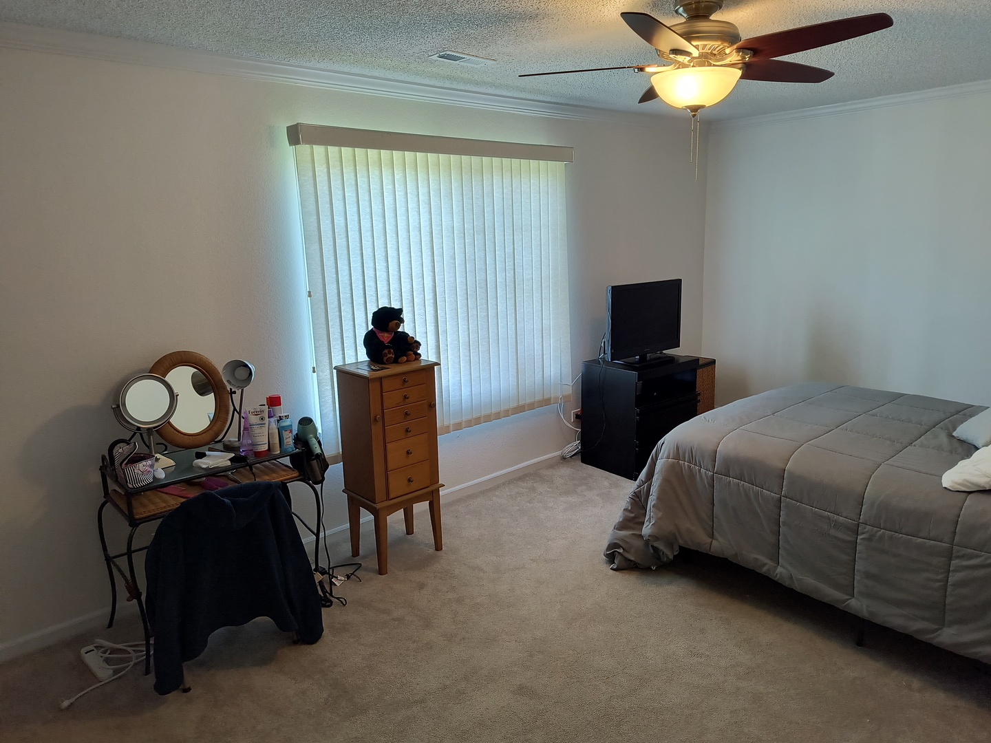 520 Biesterfield Road #318, Elk Grove Village, IL 60007