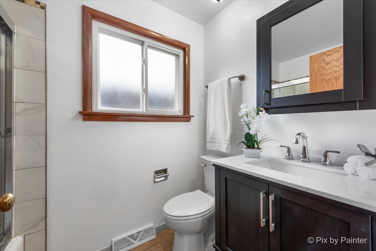 10316 S Green Bay Avenue, Chicago, IL 60617