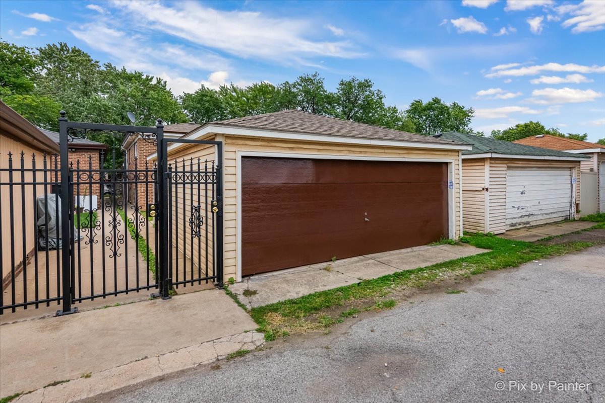 10316 S Green Bay Avenue, Chicago, IL 60617