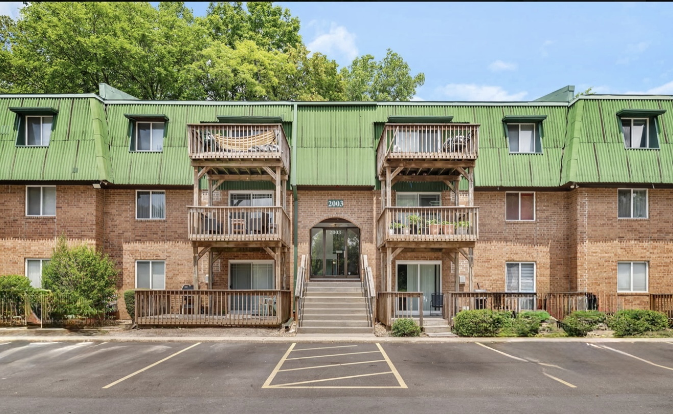 2003 Tall Oaks Drive #2B, Aurora, IL 60505