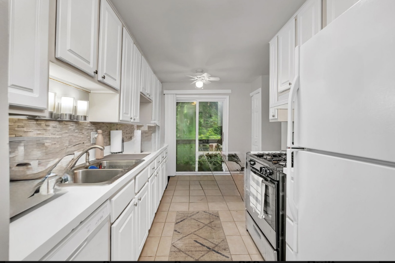 2003 Tall Oaks Drive #2B, Aurora, IL 60505