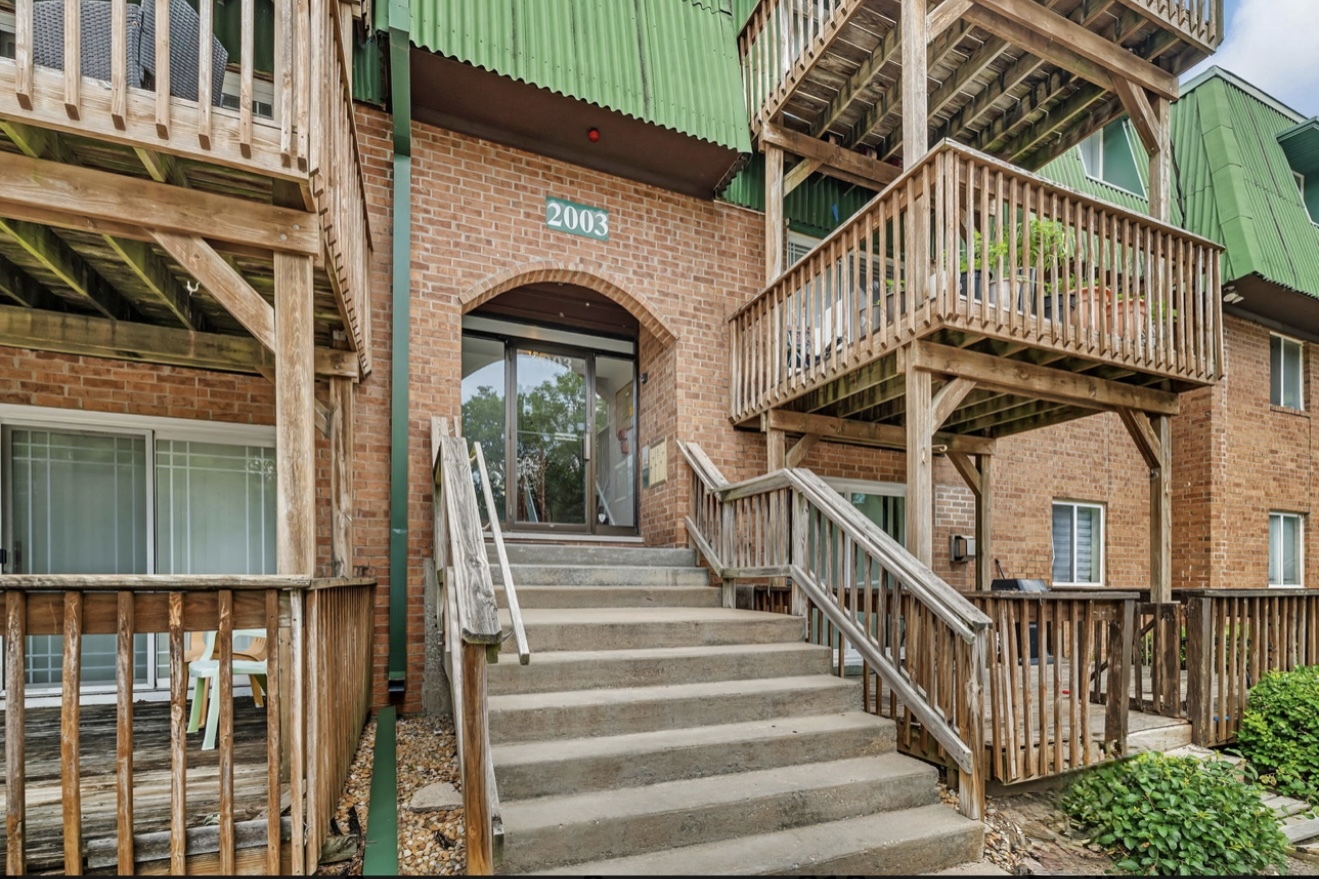 2003 Tall Oaks Drive #2B, Aurora, IL 60505