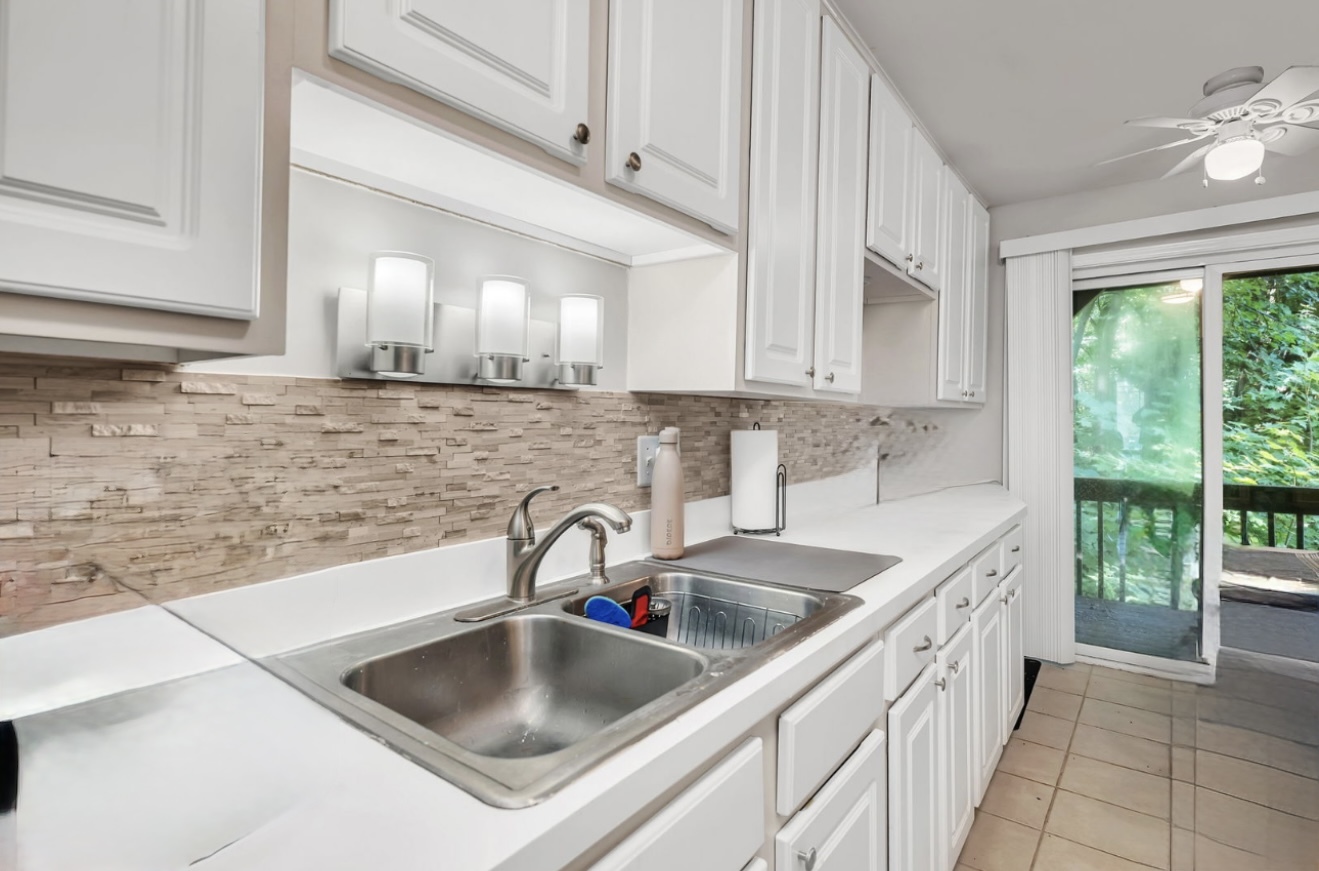 2003 Tall Oaks Drive #2B, Aurora, IL 60505