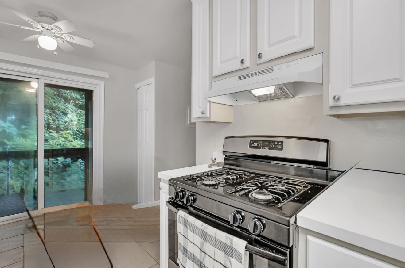2003 Tall Oaks Drive #2B, Aurora, IL 60505