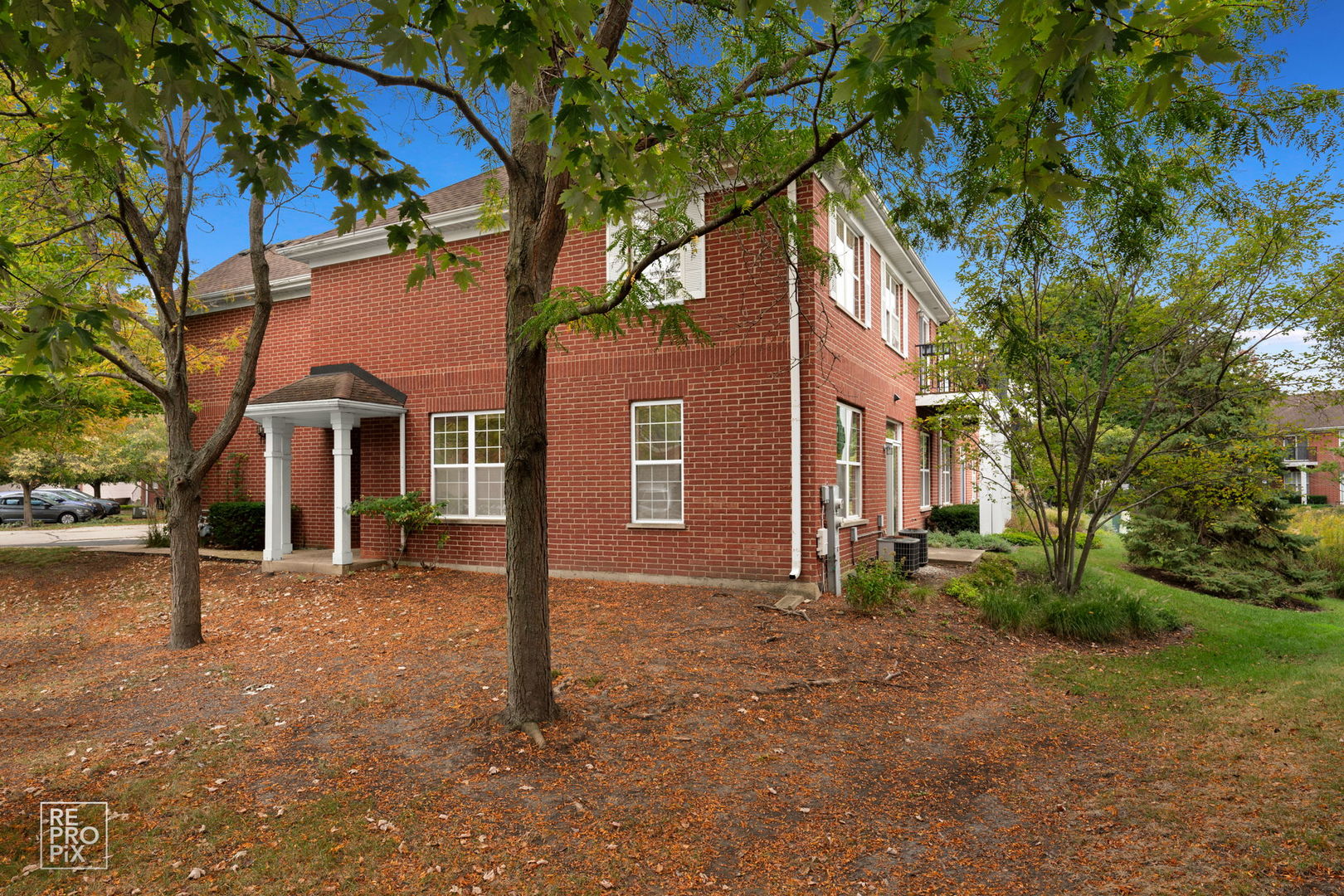 937 Bromley Place, Northbrook, IL 60062