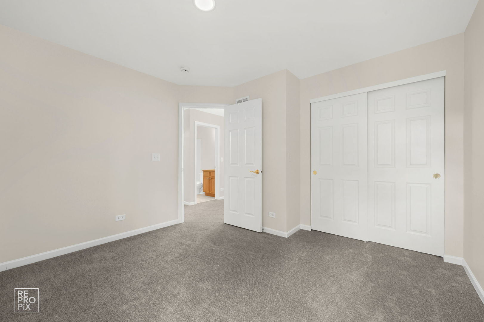937 Bromley Place, Northbrook, IL 60062