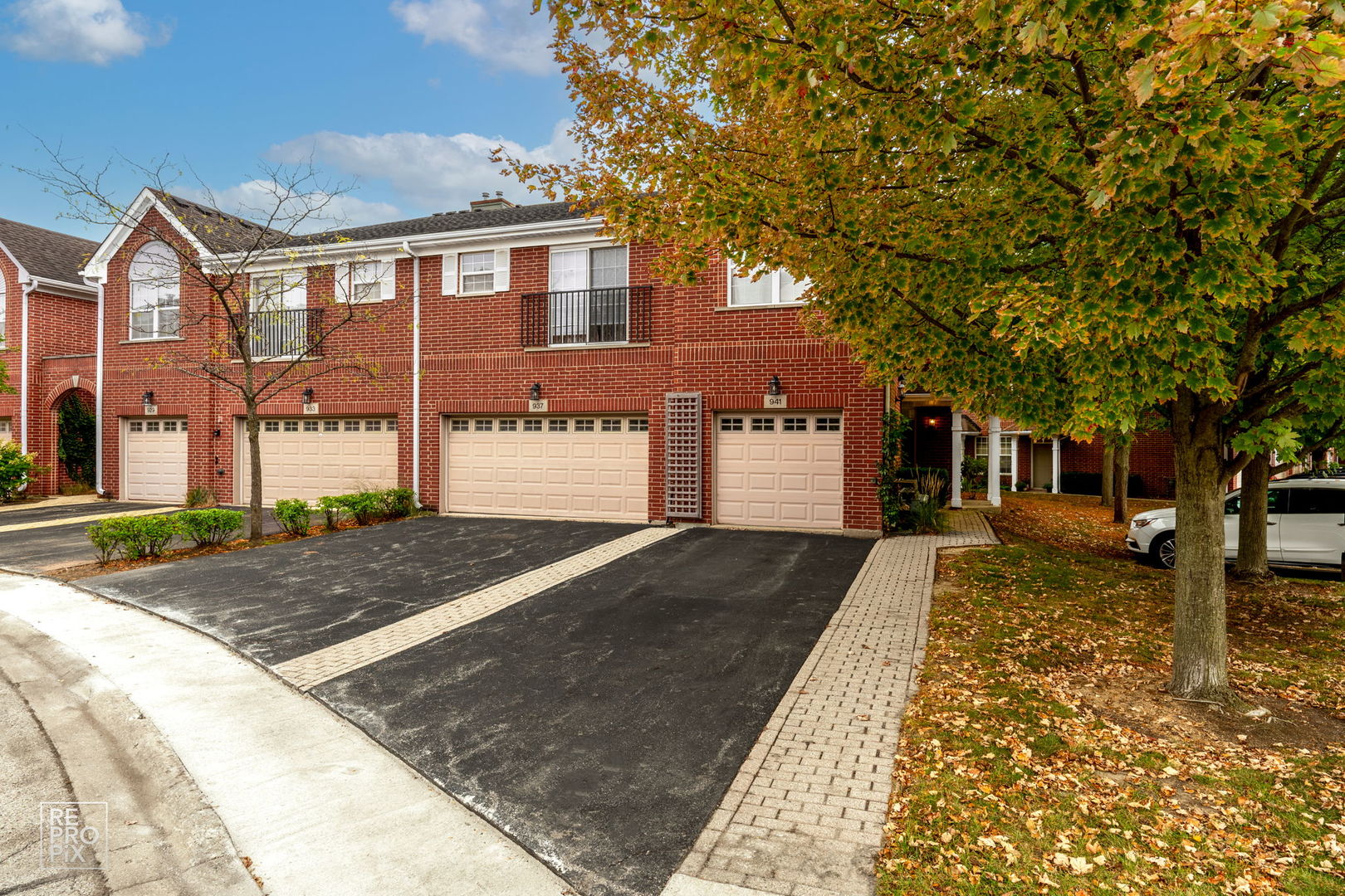 937 Bromley Place, Northbrook, IL 60062