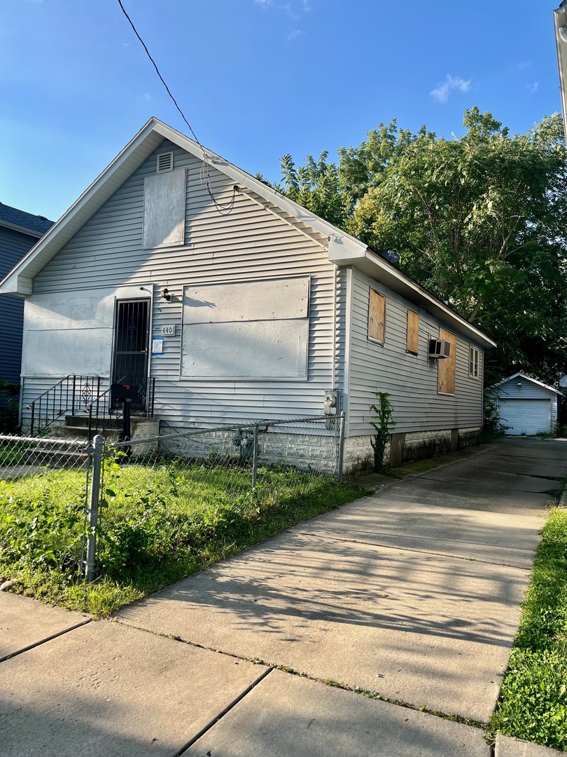 440 Center Avenue, Aurora, IL 60505