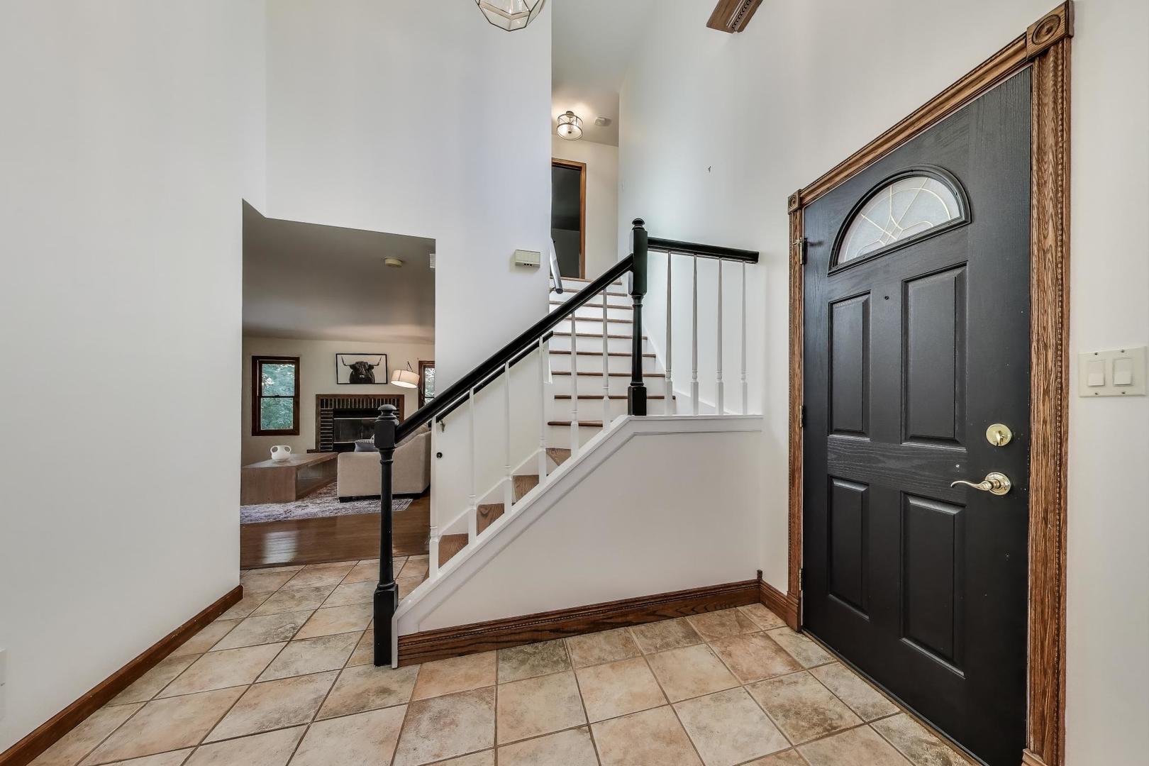 725 N Ashbury Avenue, Bolingbrook, IL 60440