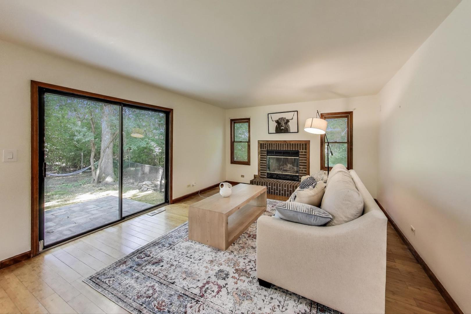 725 N Ashbury Avenue, Bolingbrook, IL 60440