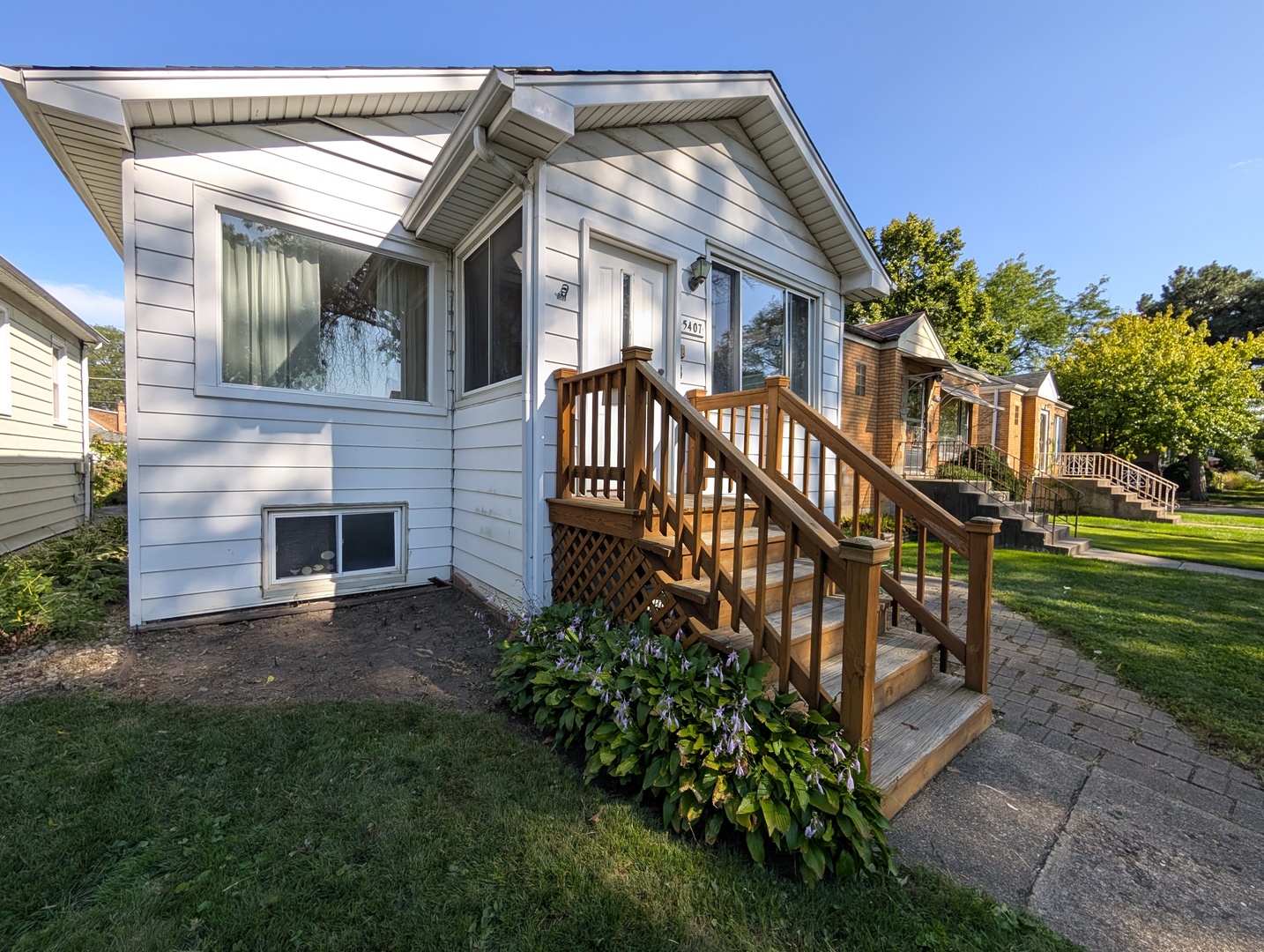 5407 N Moody Avenue, Chicago, IL 60630
