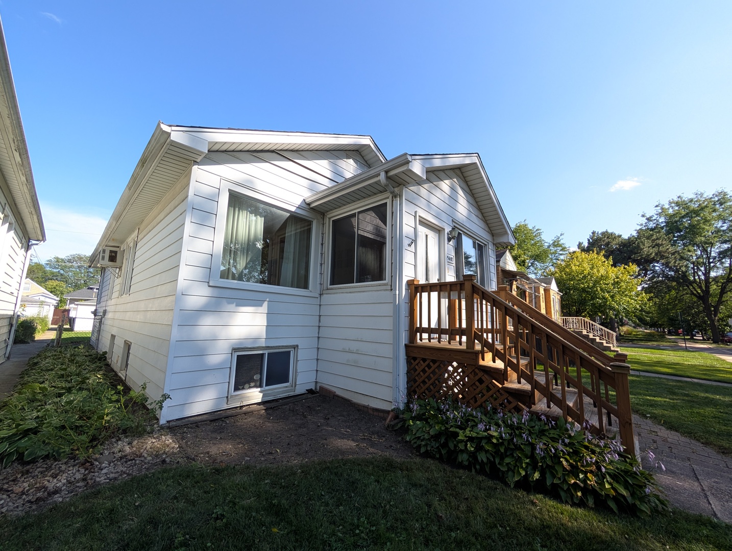 5407 N Moody Avenue, Chicago, IL 60630
