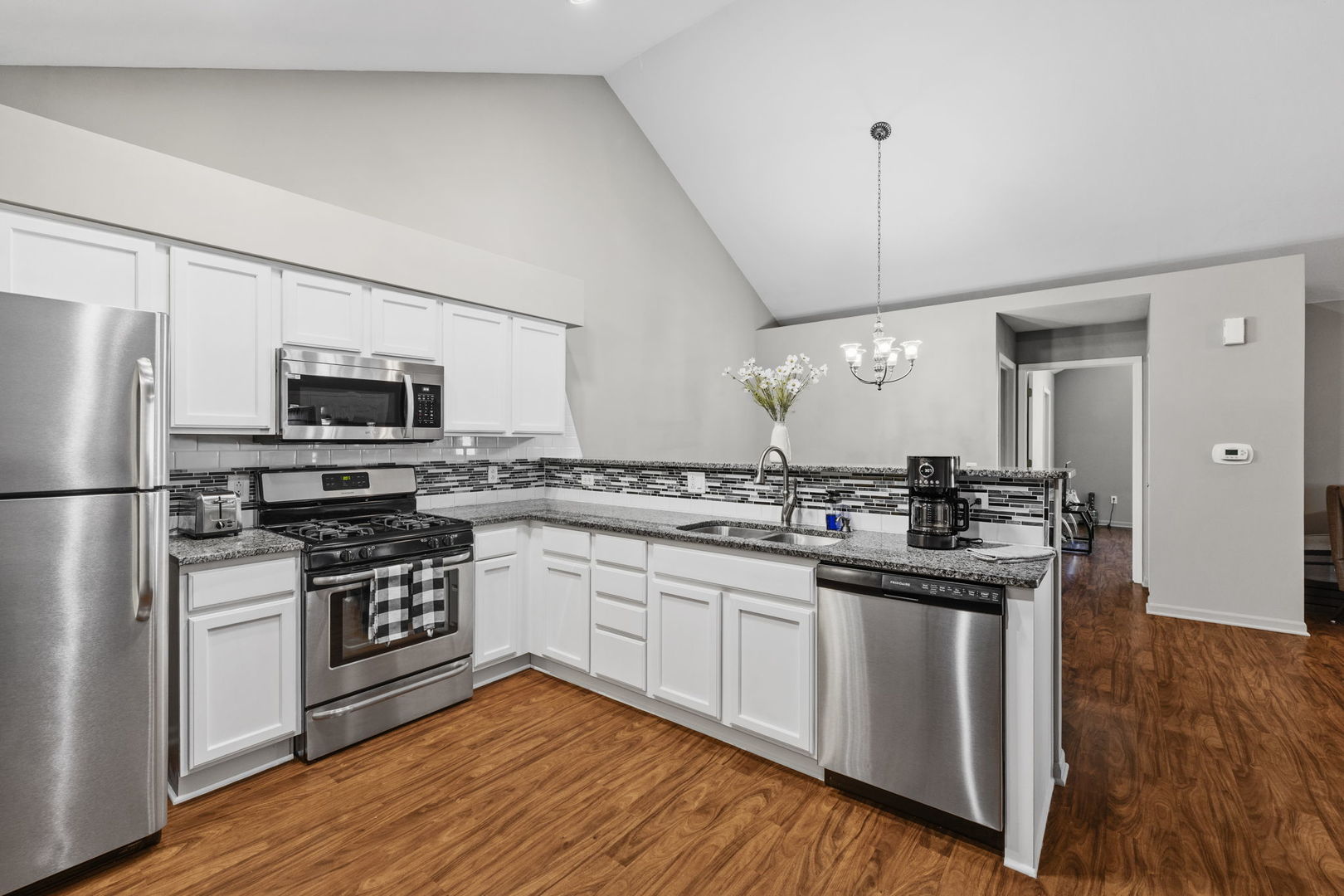 445 Stonegate Way #445, Manteno, IL 60950