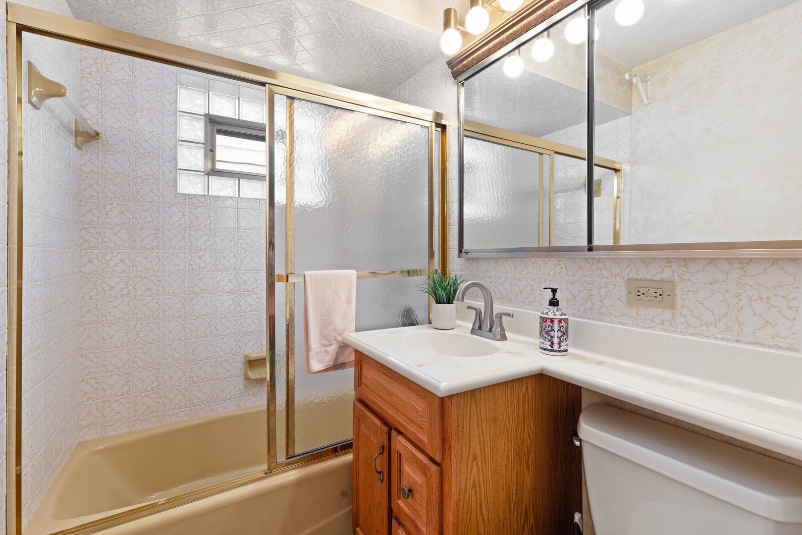 2938 Vernon Avenue, Brookfield, IL 60513