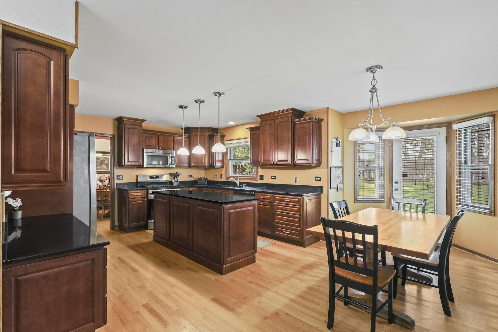 1716 Schey Court, Naperville, IL 60565