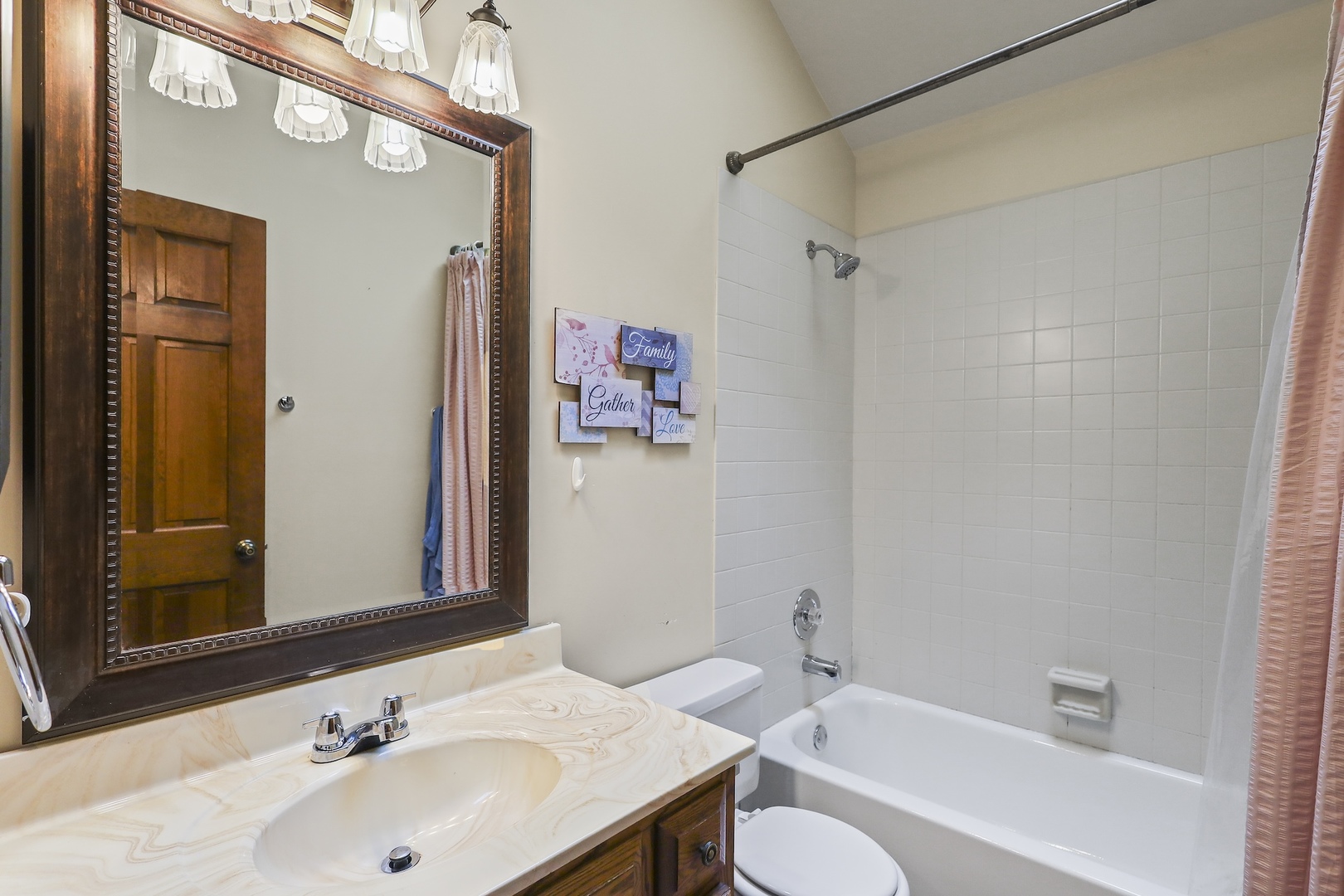 1716 Schey Court, Naperville, IL 60565