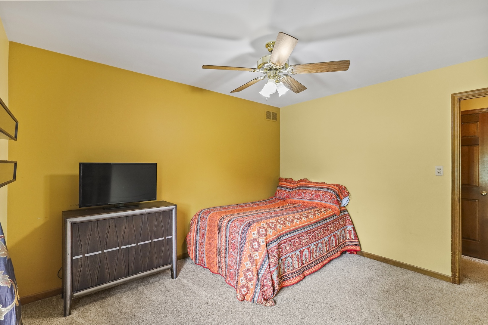 1716 Schey Court, Naperville, IL 60565