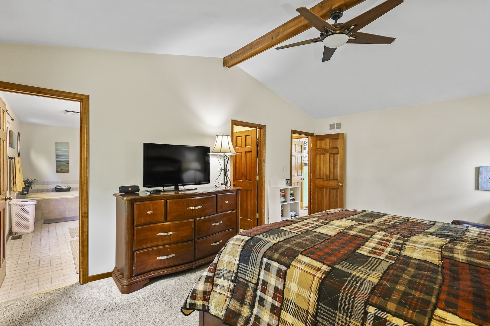 1716 Schey Court, Naperville, IL 60565