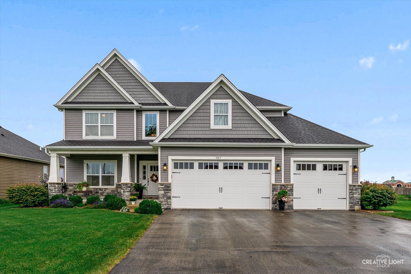 957 N Carly Circle, Yorkville, IL 60560