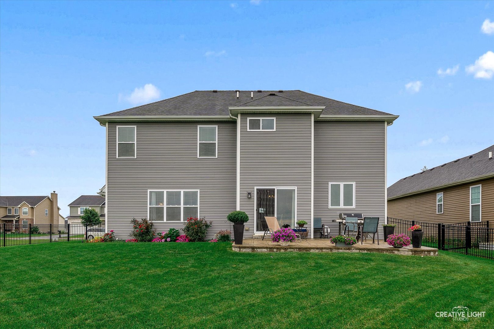 957 N Carly Circle, Yorkville, IL 60560