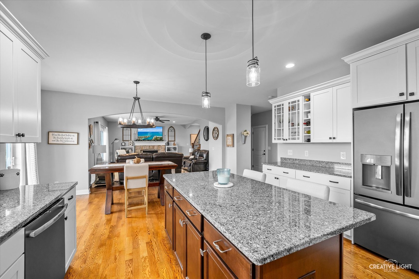 957 N Carly Circle, Yorkville, IL 60560