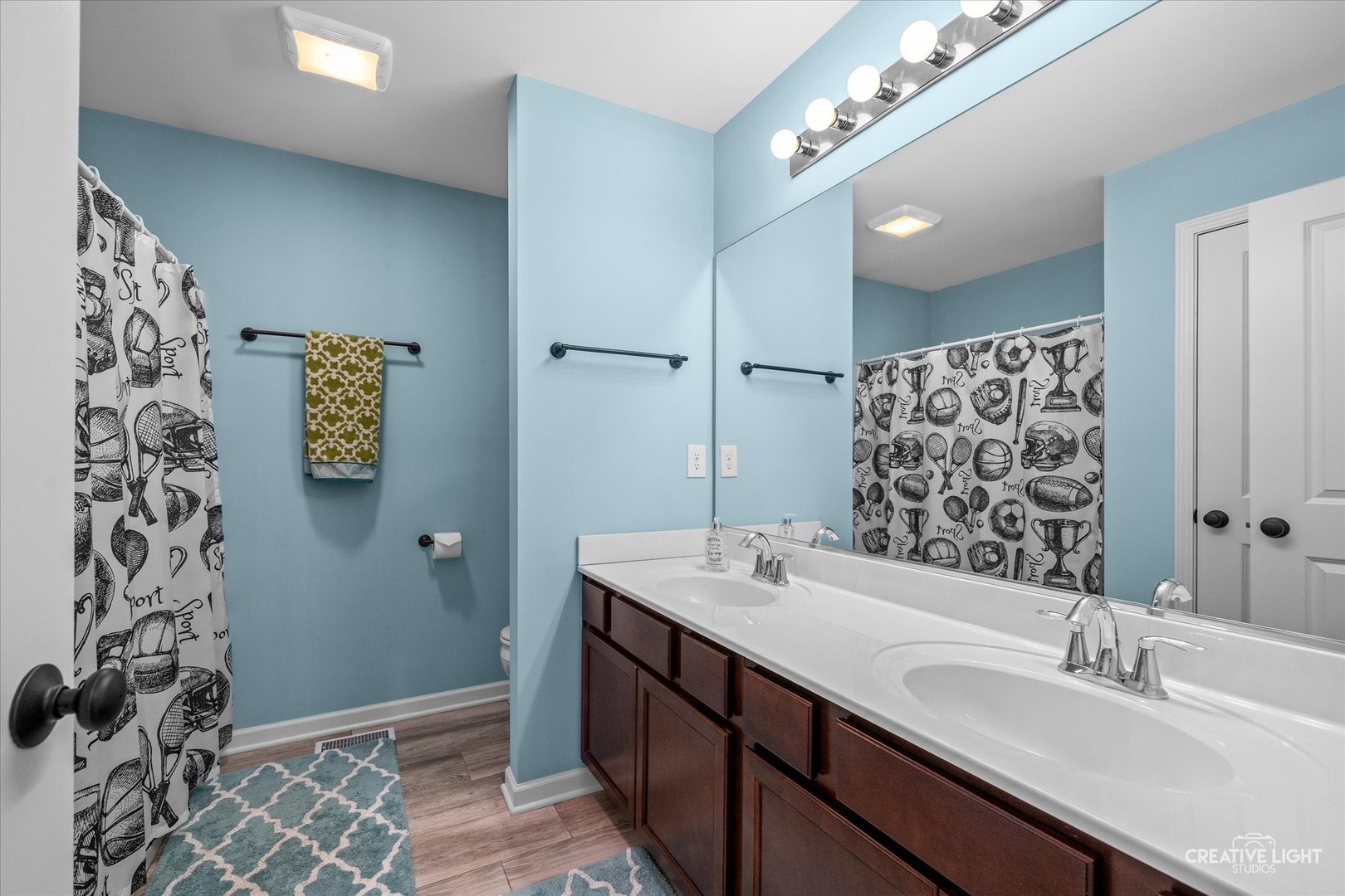 957 N Carly Circle, Yorkville, IL 60560