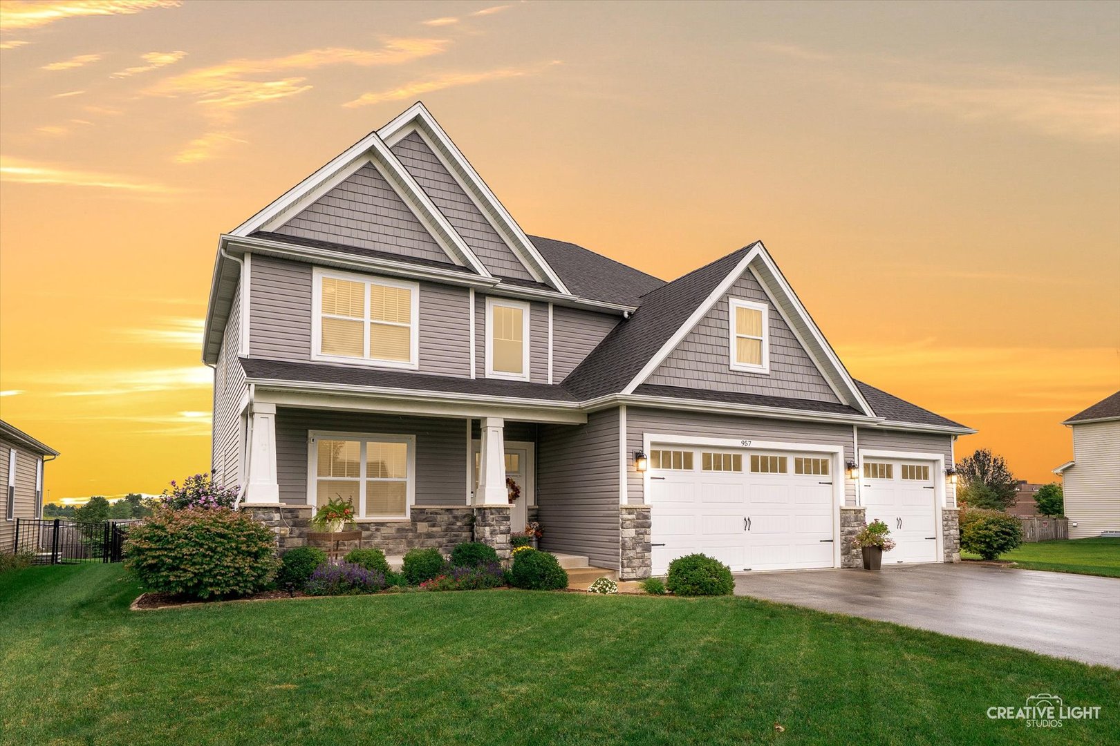 957 N Carly Circle, Yorkville, IL 60560