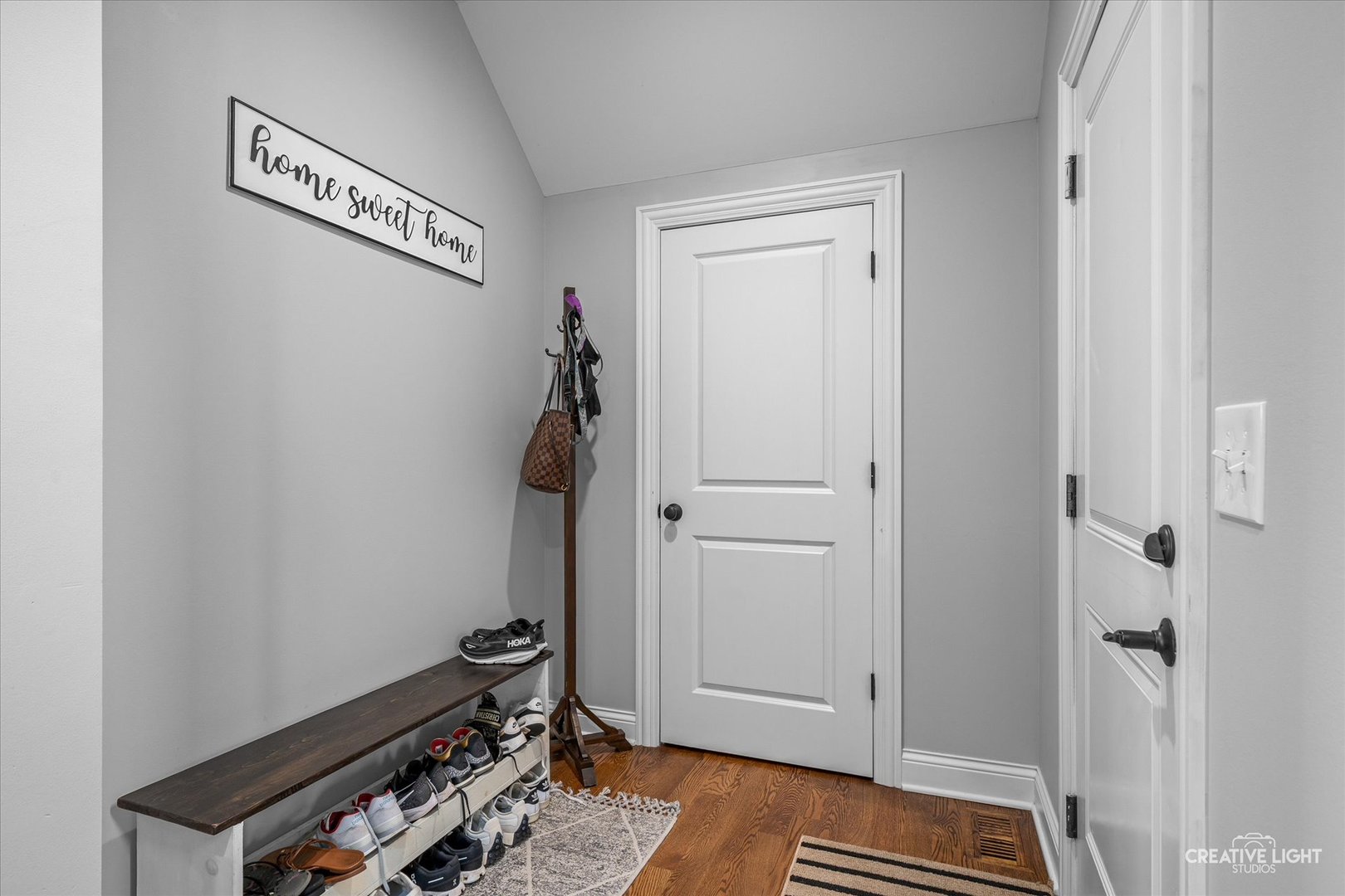 957 N Carly Circle, Yorkville, IL 60560