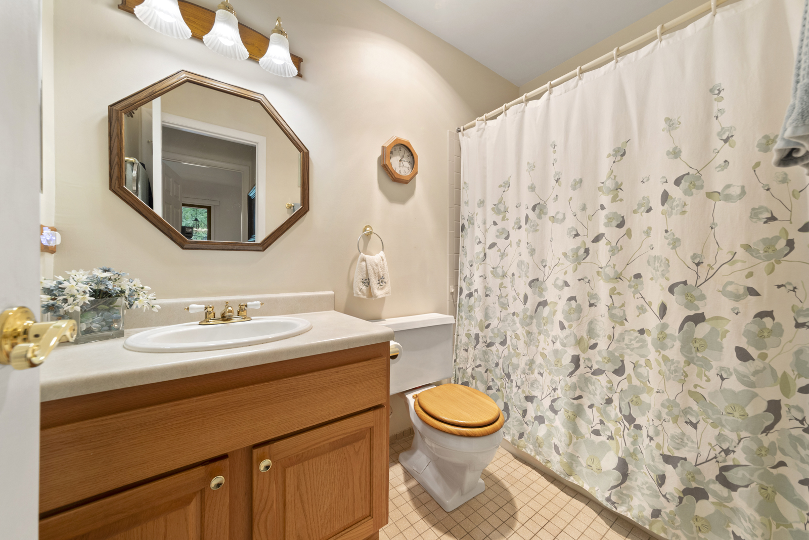 485 Raintree Court #B, Glen Ellyn, IL 60137
