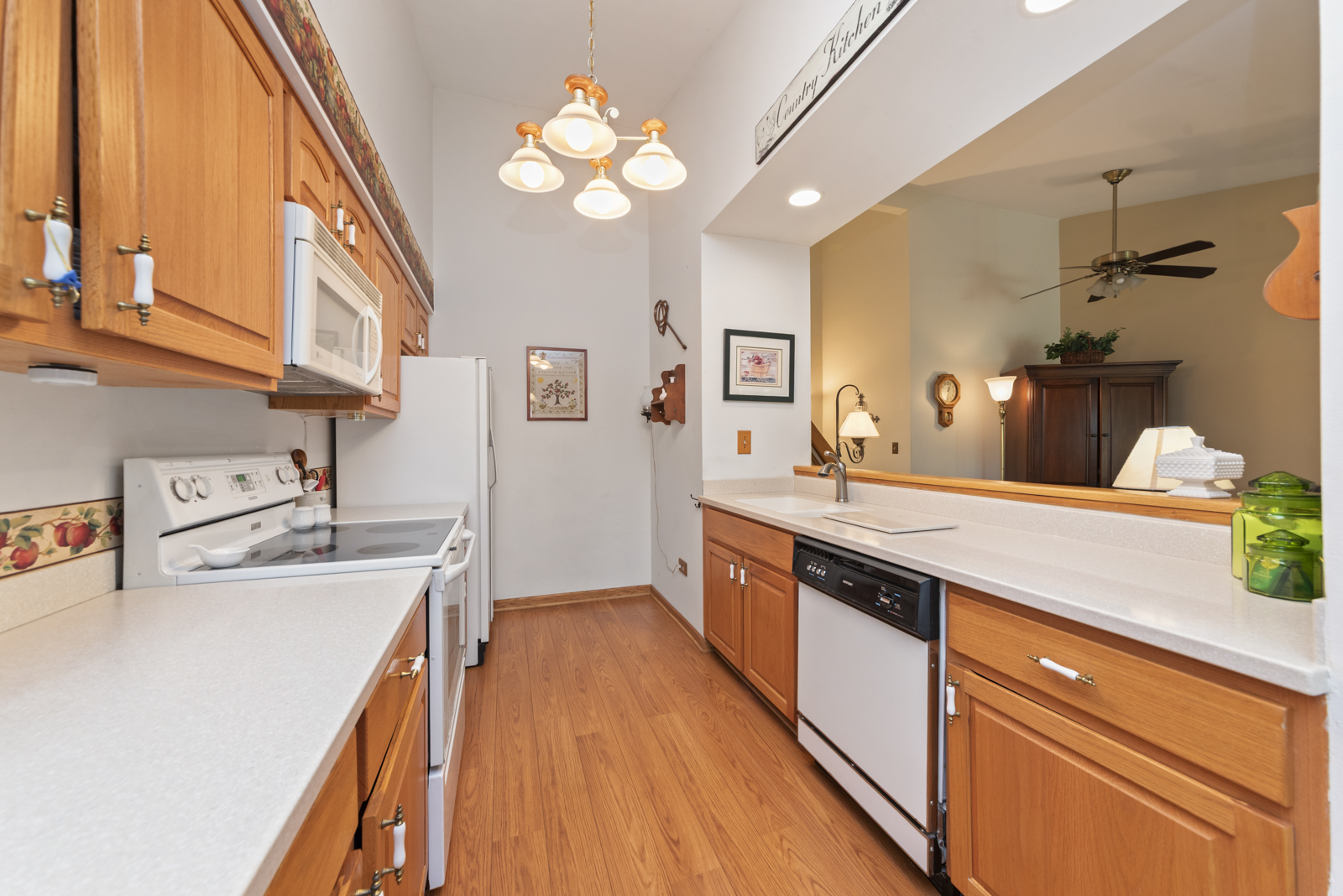 485 Raintree Court #B, Glen Ellyn, IL 60137
