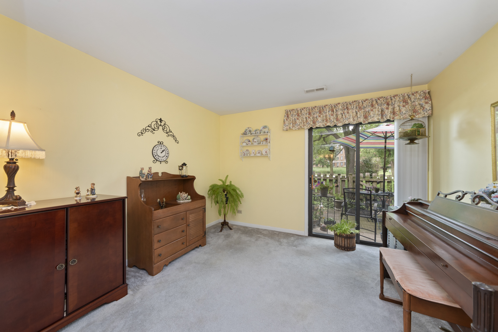 485 Raintree Court #B, Glen Ellyn, IL 60137