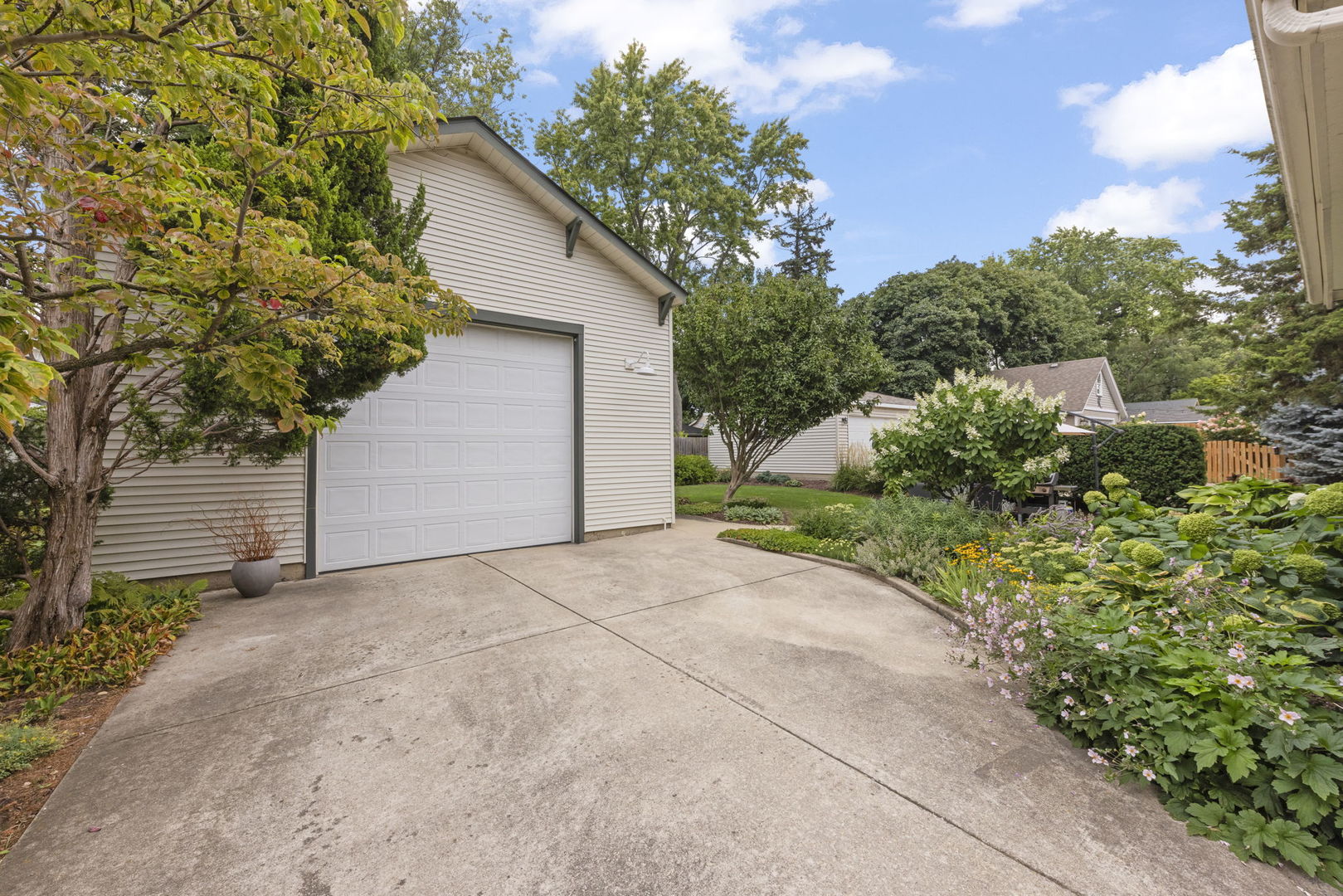 416 Anthony Street, Glen Ellyn, IL 60137