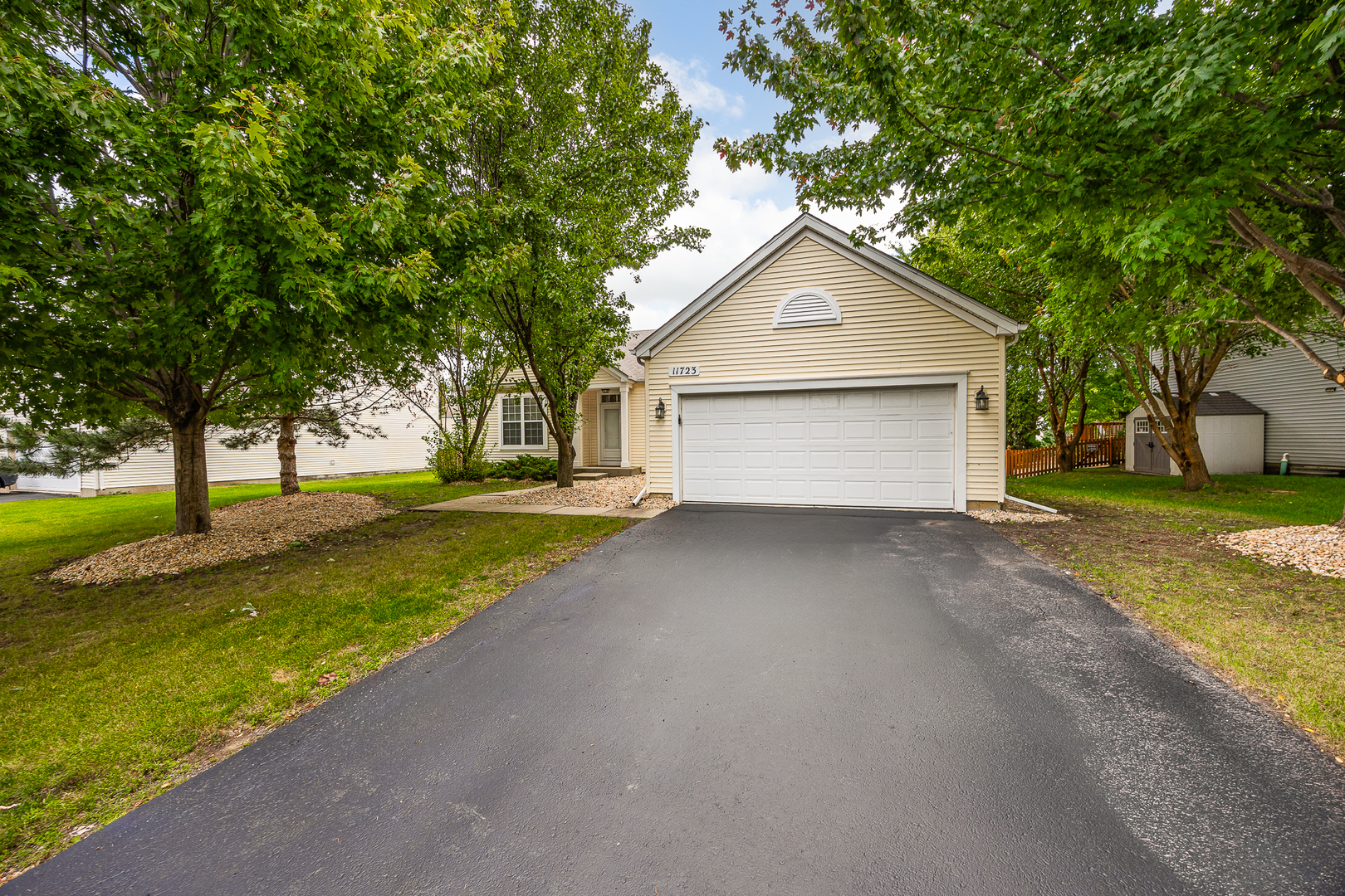 11723 S Heritage Meadows Drive, Plainfield, IL 60585