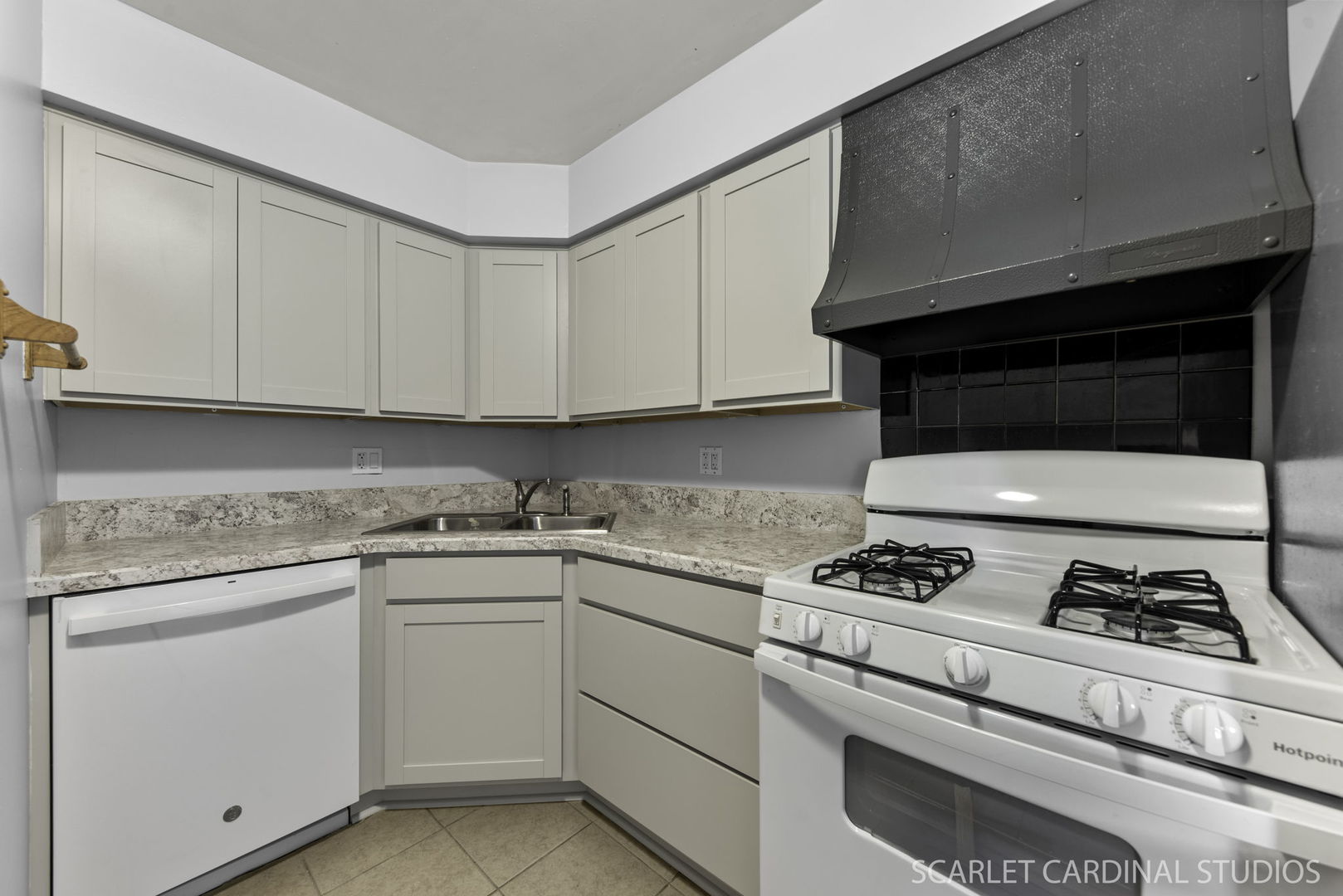 285 Gregory Street #10, Aurora, IL 60504