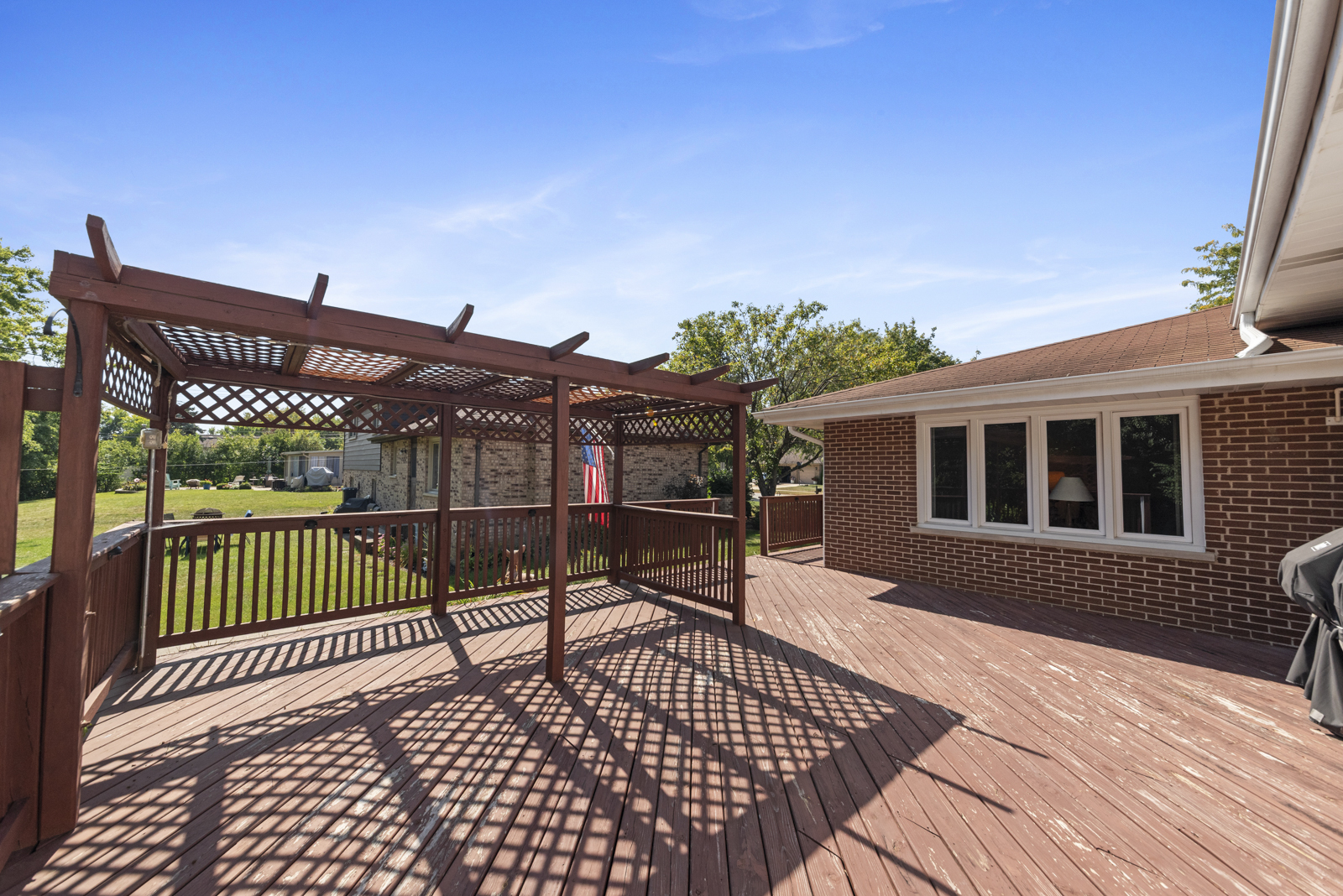 8269 Meadowwood Avenue, Woodridge, IL 60517