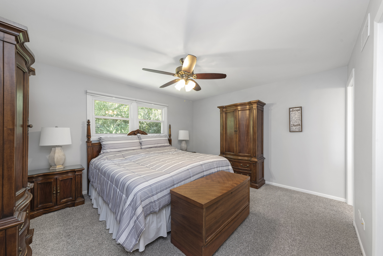 8269 Meadowwood Avenue, Woodridge, IL 60517