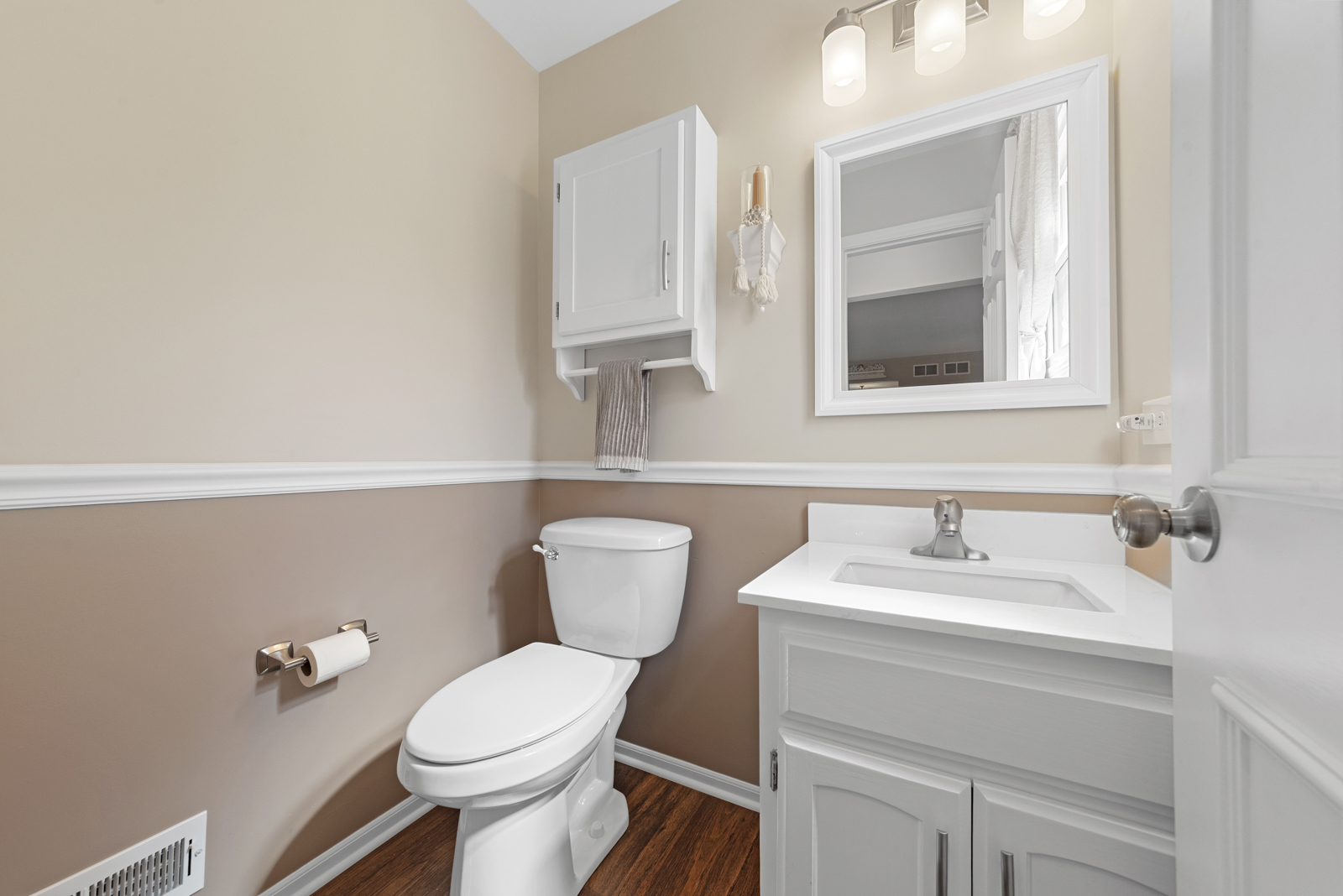 8269 Meadowwood Avenue, Woodridge, IL 60517