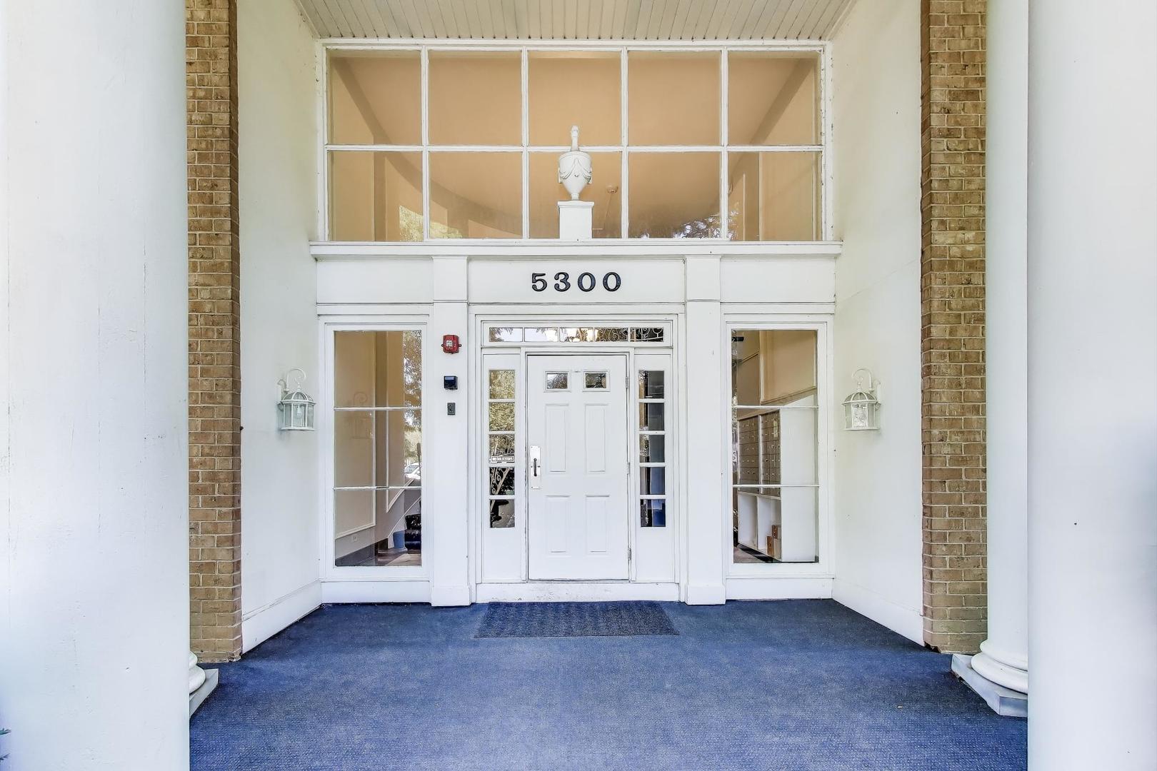 5300 Carriageway Drive #302, Rolling Meadows, IL 60008