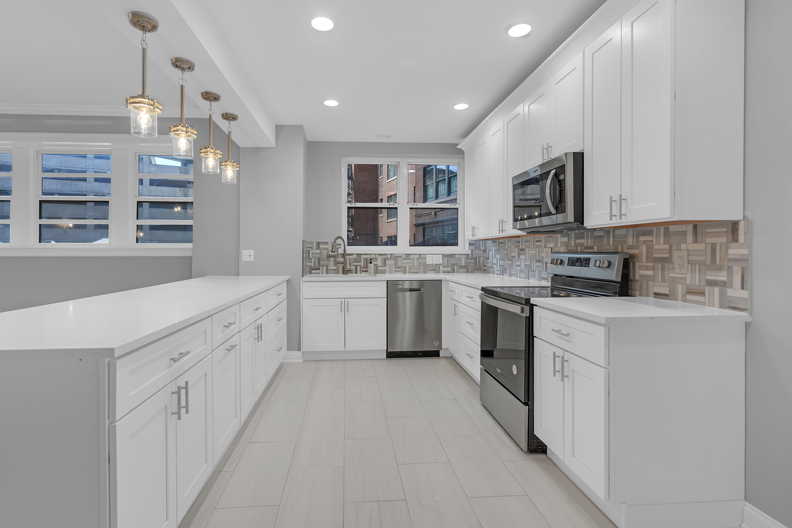 3750 N Lake Shore Drive #2C, Chicago, IL 60613