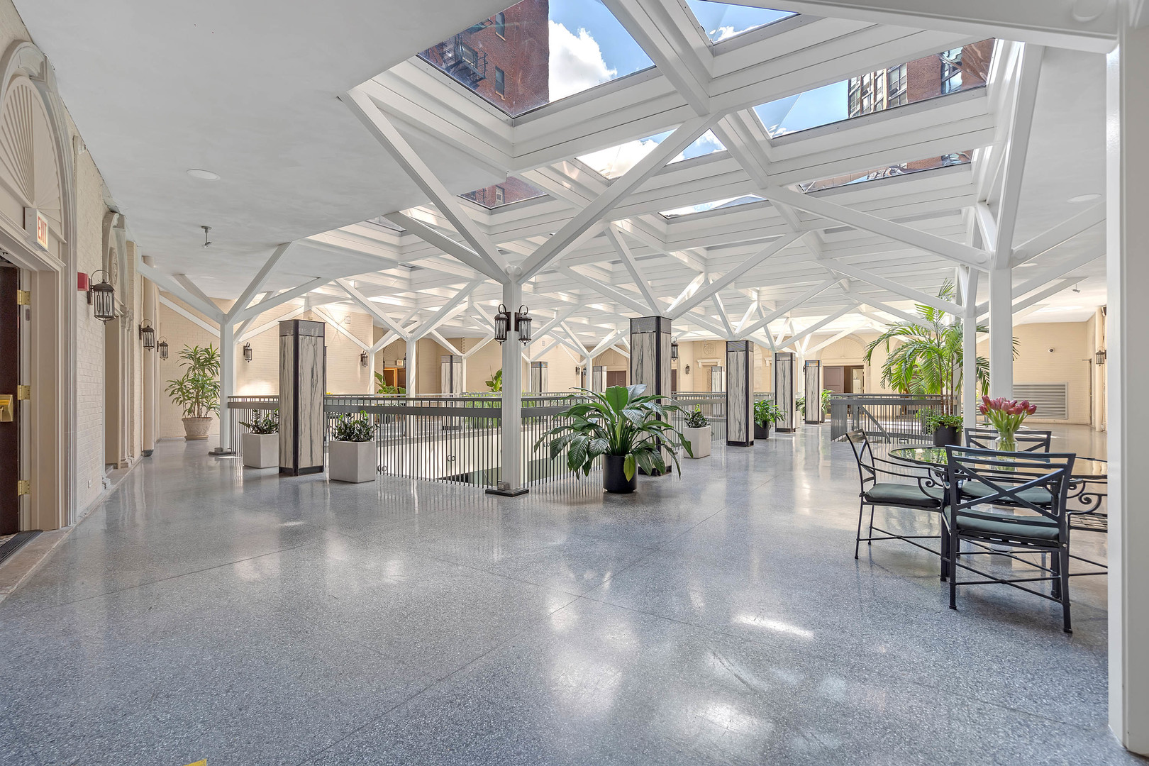 3750 N Lake Shore Drive #2C, Chicago, IL 60613