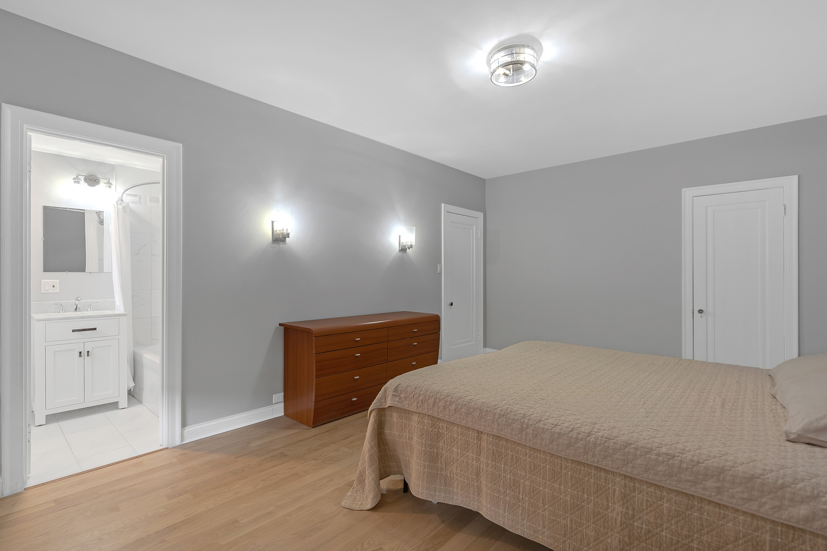 3750 N Lake Shore Drive #2C, Chicago, IL 60613