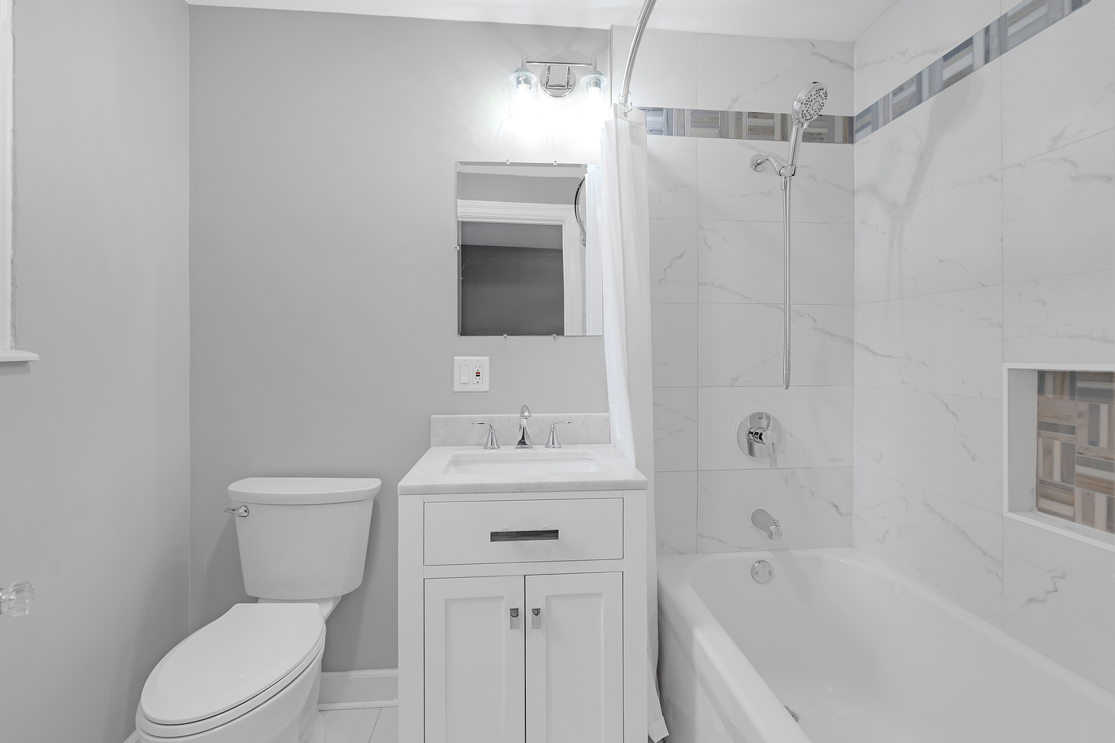 3750 N Lake Shore Drive #2C, Chicago, IL 60613