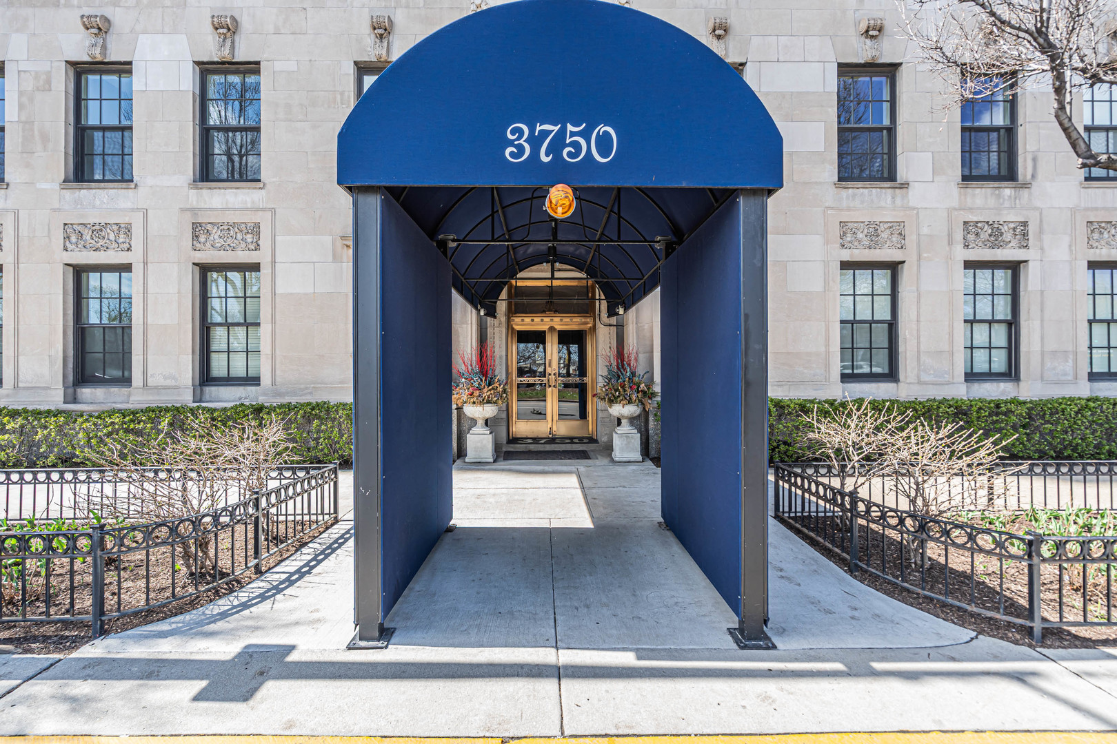 3750 N Lake Shore Drive #2C, Chicago, IL 60613