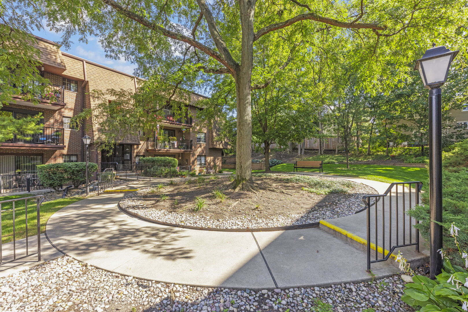 404 Melrose Avenue #204, Glen Ellyn, IL 60137